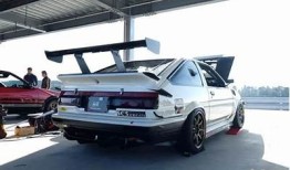 AE86抖阴：如何让经典车型焕发新生的改装技巧与经验分享